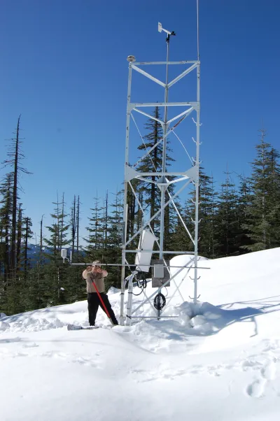 Upper Lookout Met during April 2008 snow event