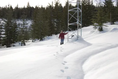 Upper Lookout meterological station during April 2008 snow event