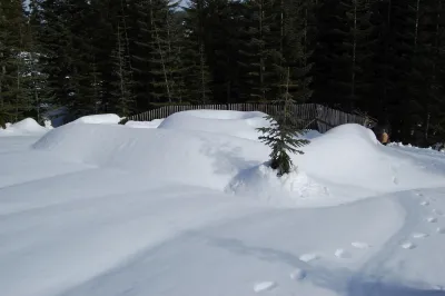 Upper Lookout MetStand Alone Rain Gauge During Snow Event