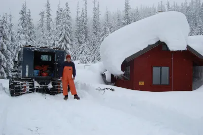Central Met and Sno-Cat during wnow event