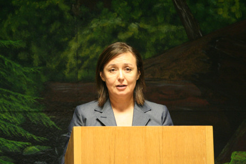 Juine Chada reading letter from DeFazio