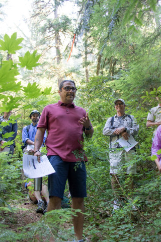 Ivan Arismendi presents on the long-term study of vertebrates in Mack Creek