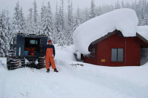 Central Met and Sno-Cat during wnow event